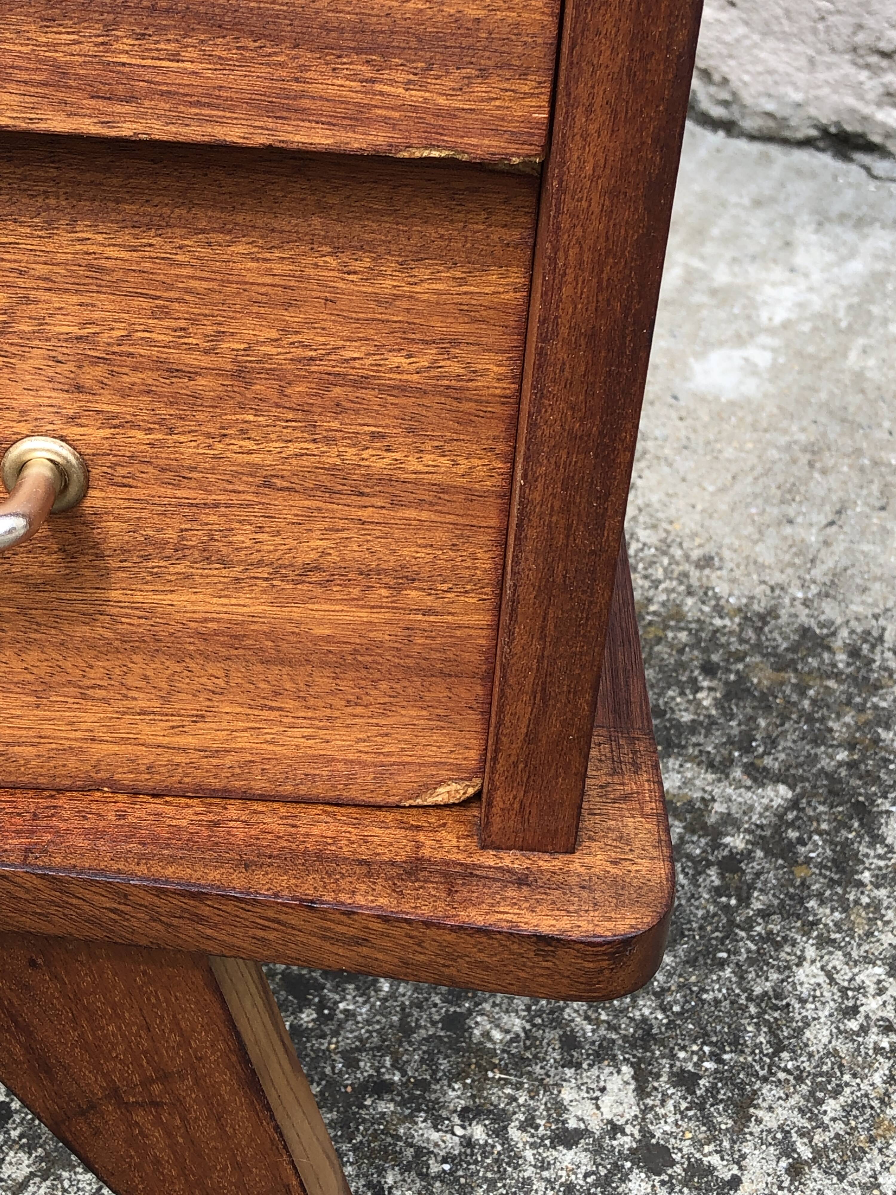 Commode vintage scandinave, pieds compas