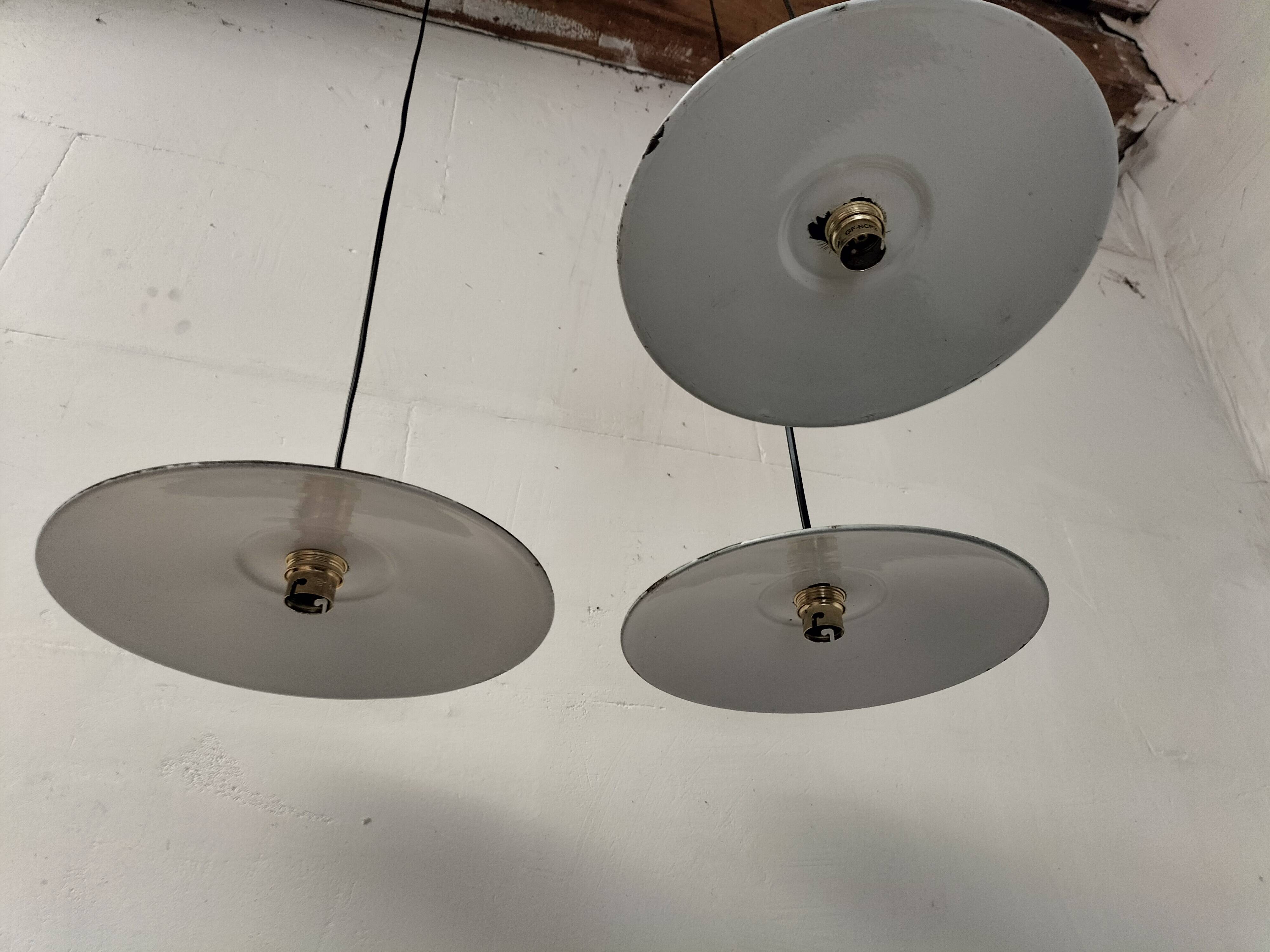 Enamelled sheet metal suspensions