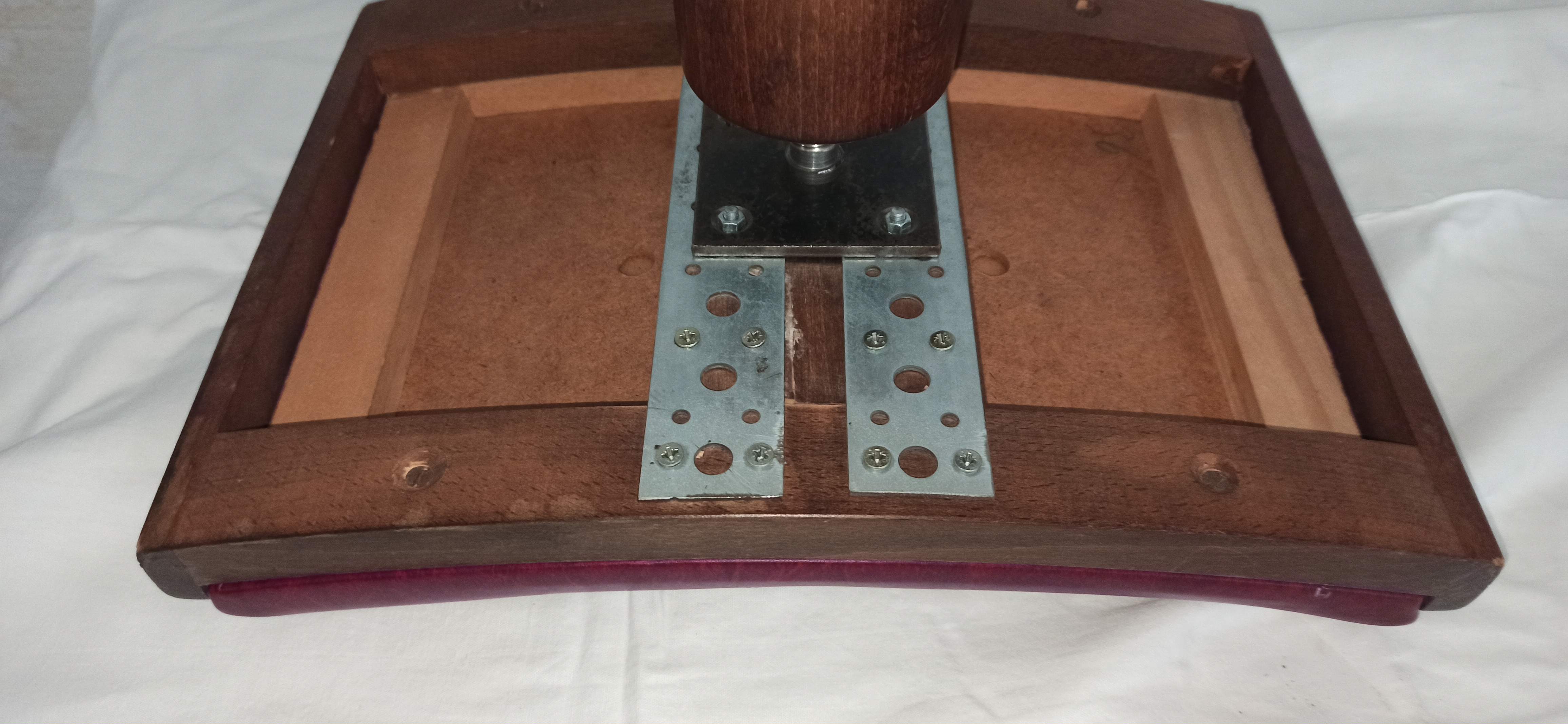 Reiner modell piano stool tripod