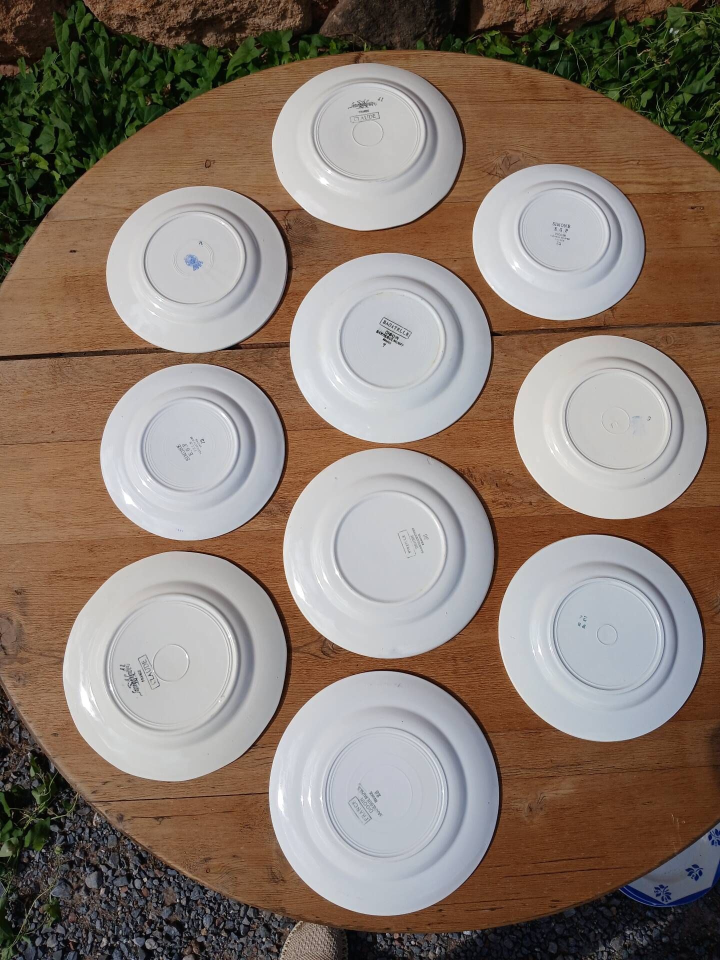 10 assiettes à dessert anciennes dépareillées 