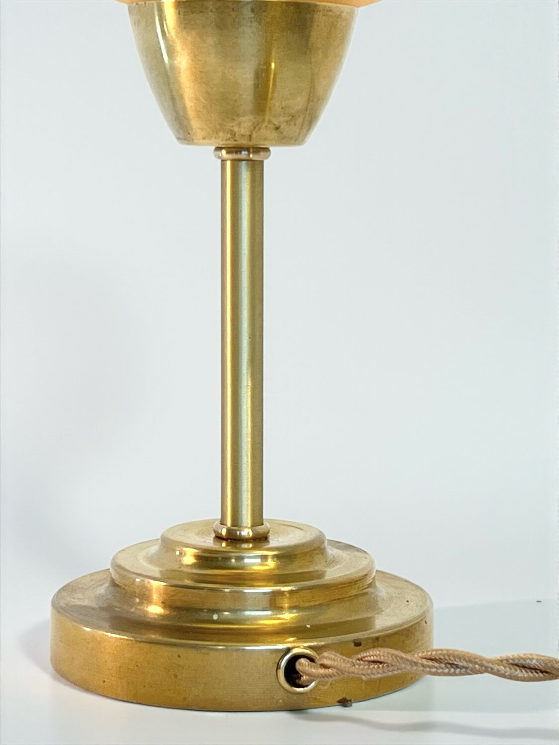 Pair of Art Deco bedside lamps in brass and etched glass