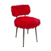 Chaise moumoute rouge années 70