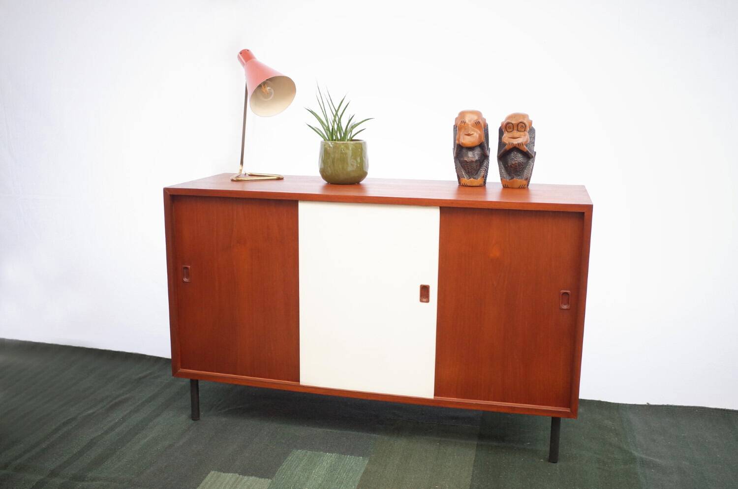 Buffet danois en teck vintage Commode portes coulissantes tiroirs