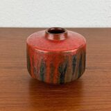 Brutalist studio pottery vase by Lu and Gerd Grove, 1964.