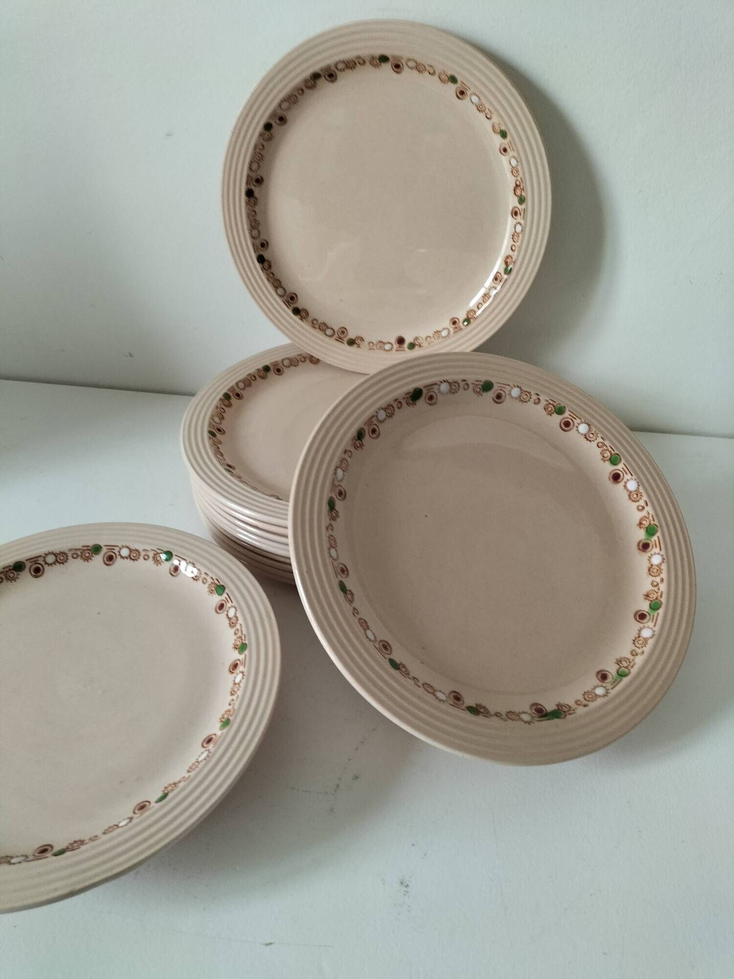 Plats à gâteaux et assiettes à dessert Longwy modèle Betty