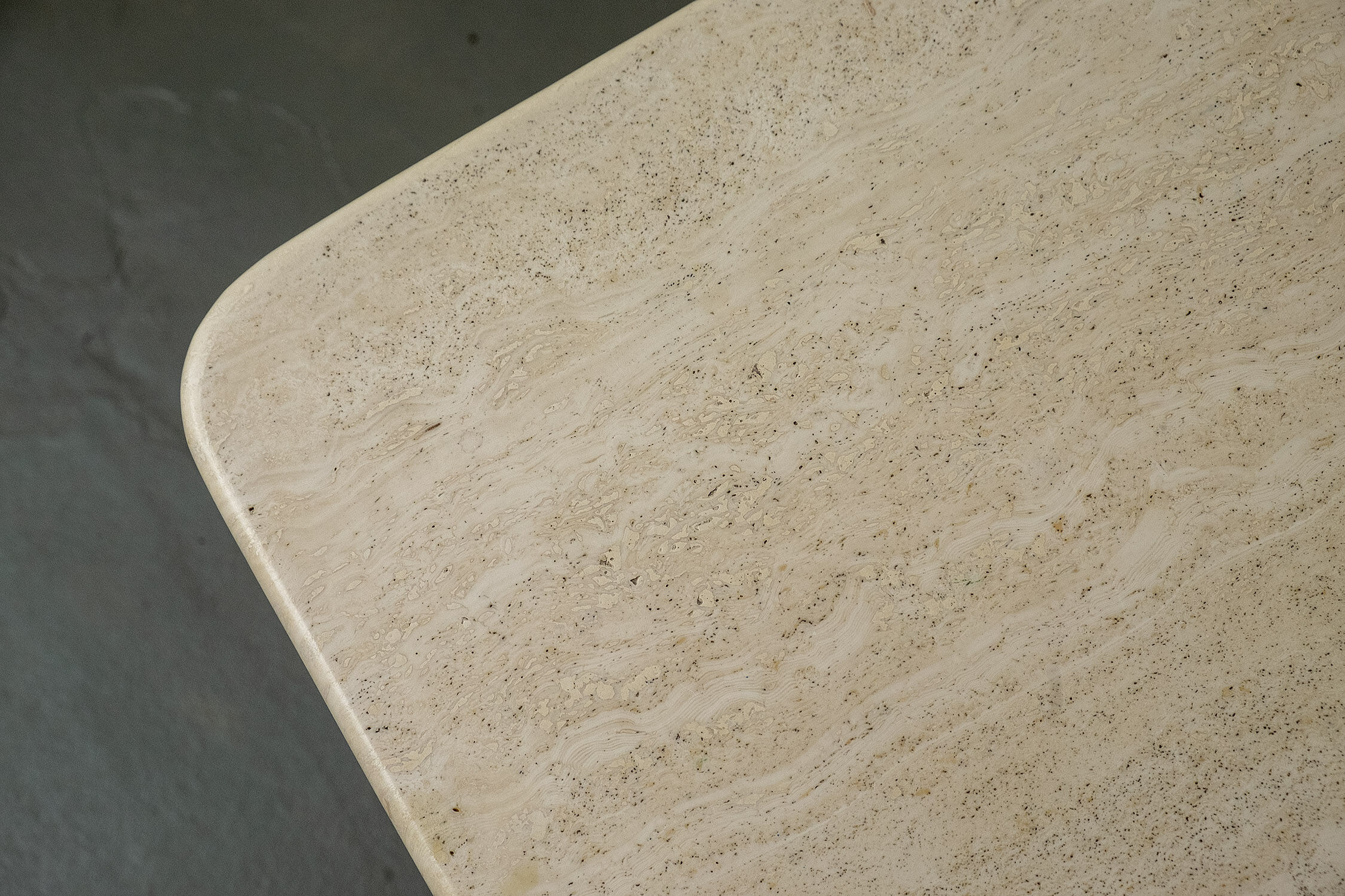 Table basse en forme de goutte en travertin, années 1990