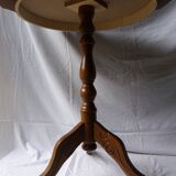 Round coffee table