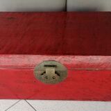 Malle ancienne chinoise cuir rouge