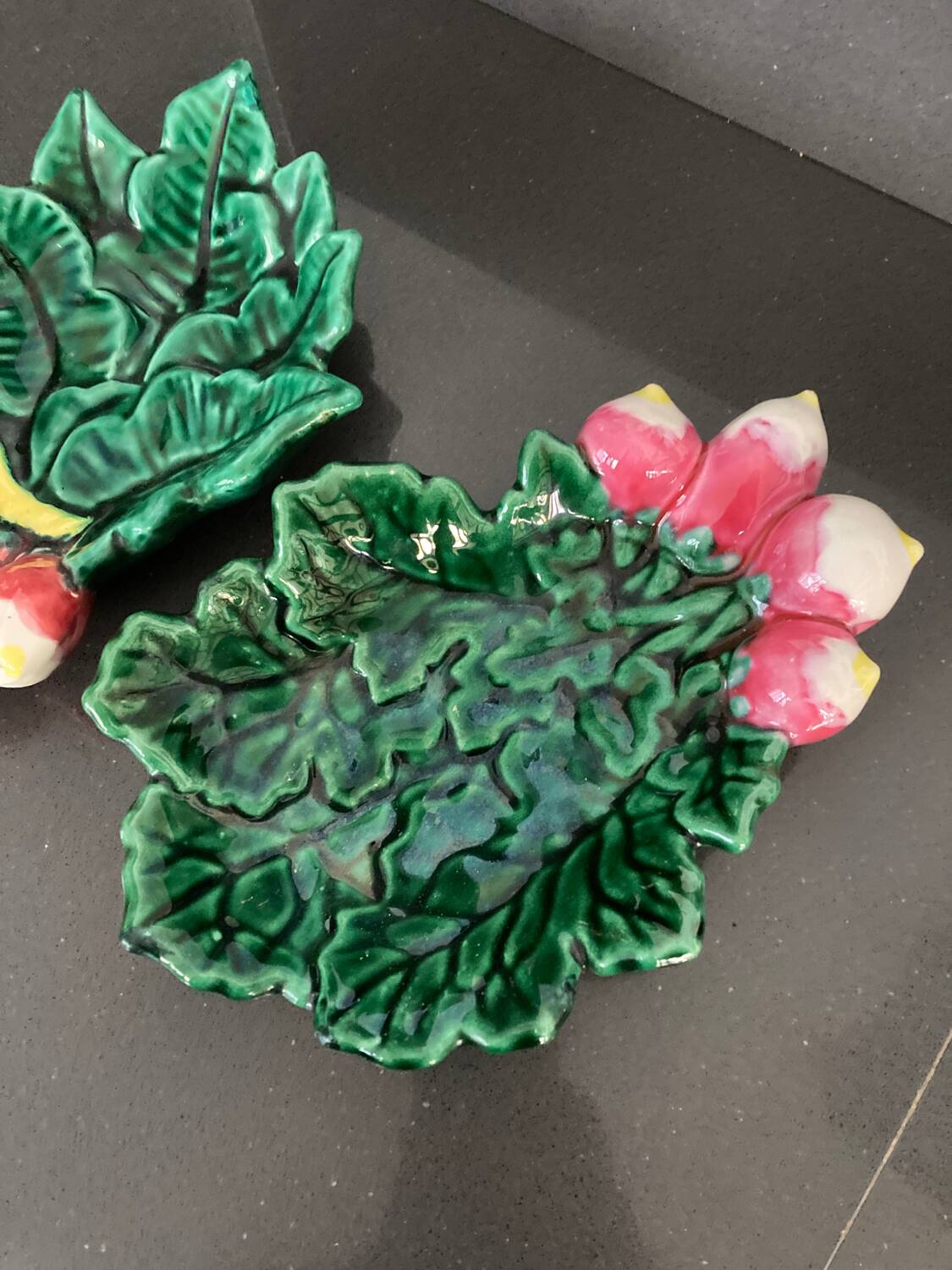 Pair of “Radis” barbotine dishes in Vallauris