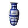 Vase en céramique à carreaux blanc et bleu