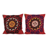 Lot de 2 housses de coussin brodées vintage 56x58 cm