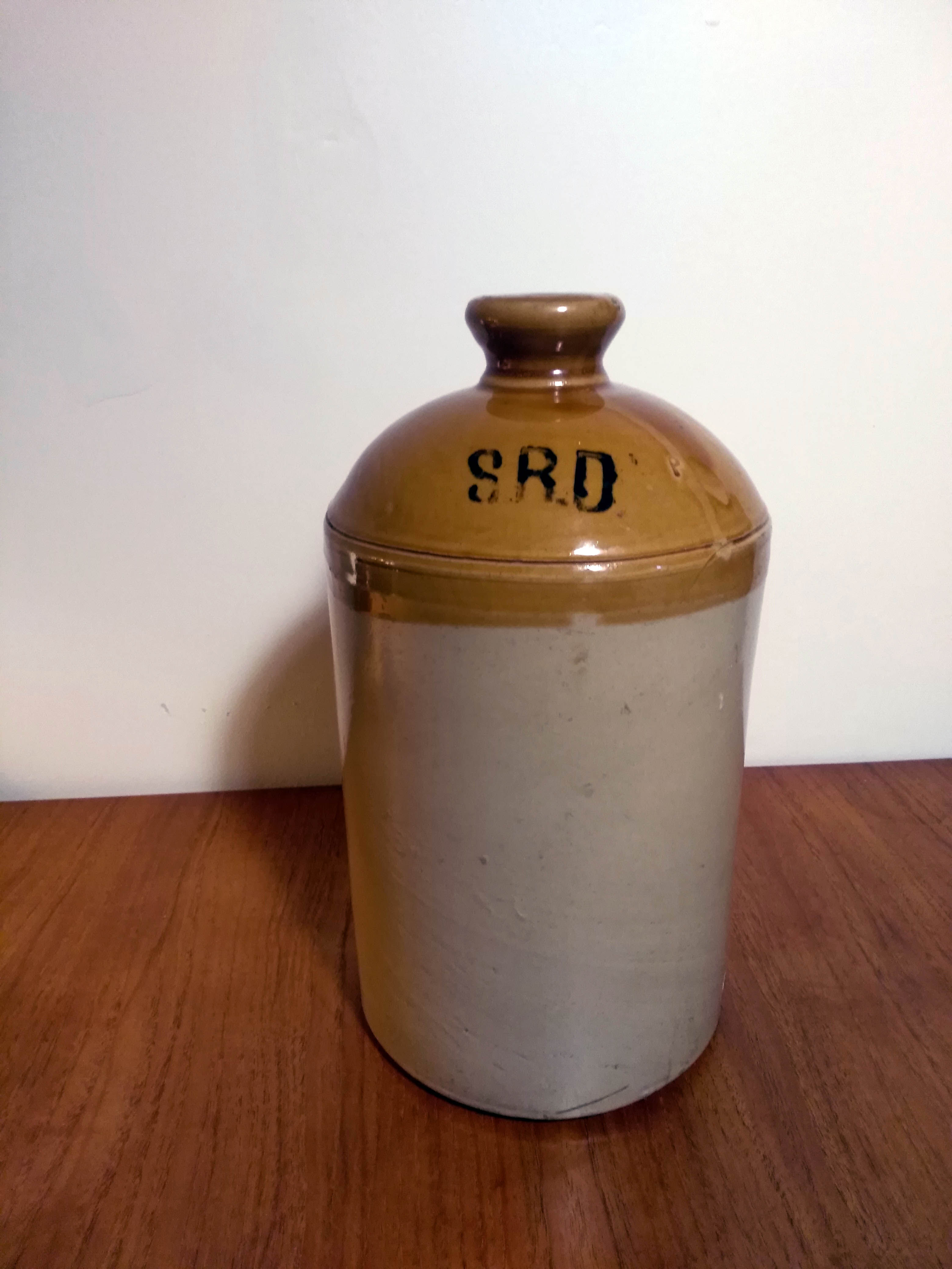 Cylinder, jar, Glazed stoneware S.R.D