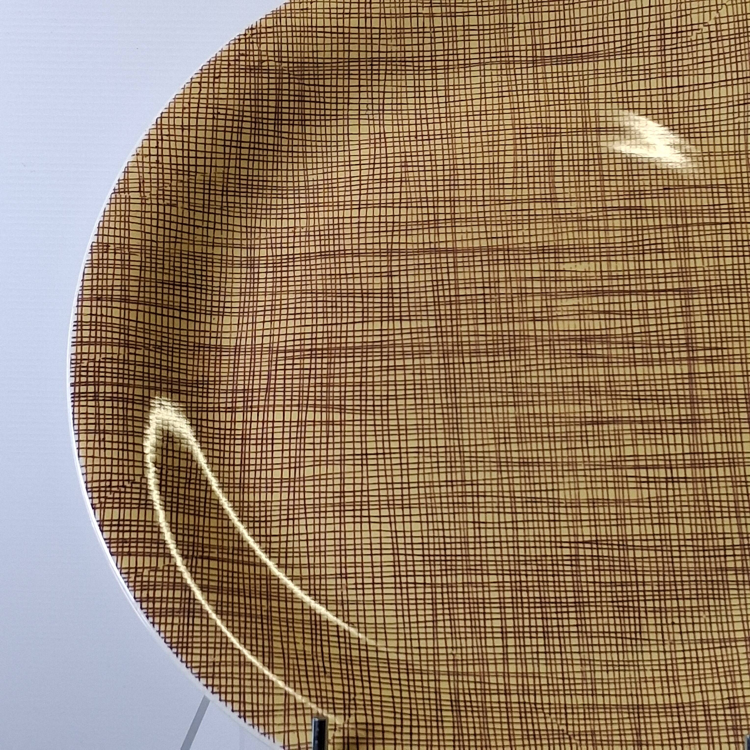 Slightly hollow round serving plate from Villeroy and Boch model "Bern".