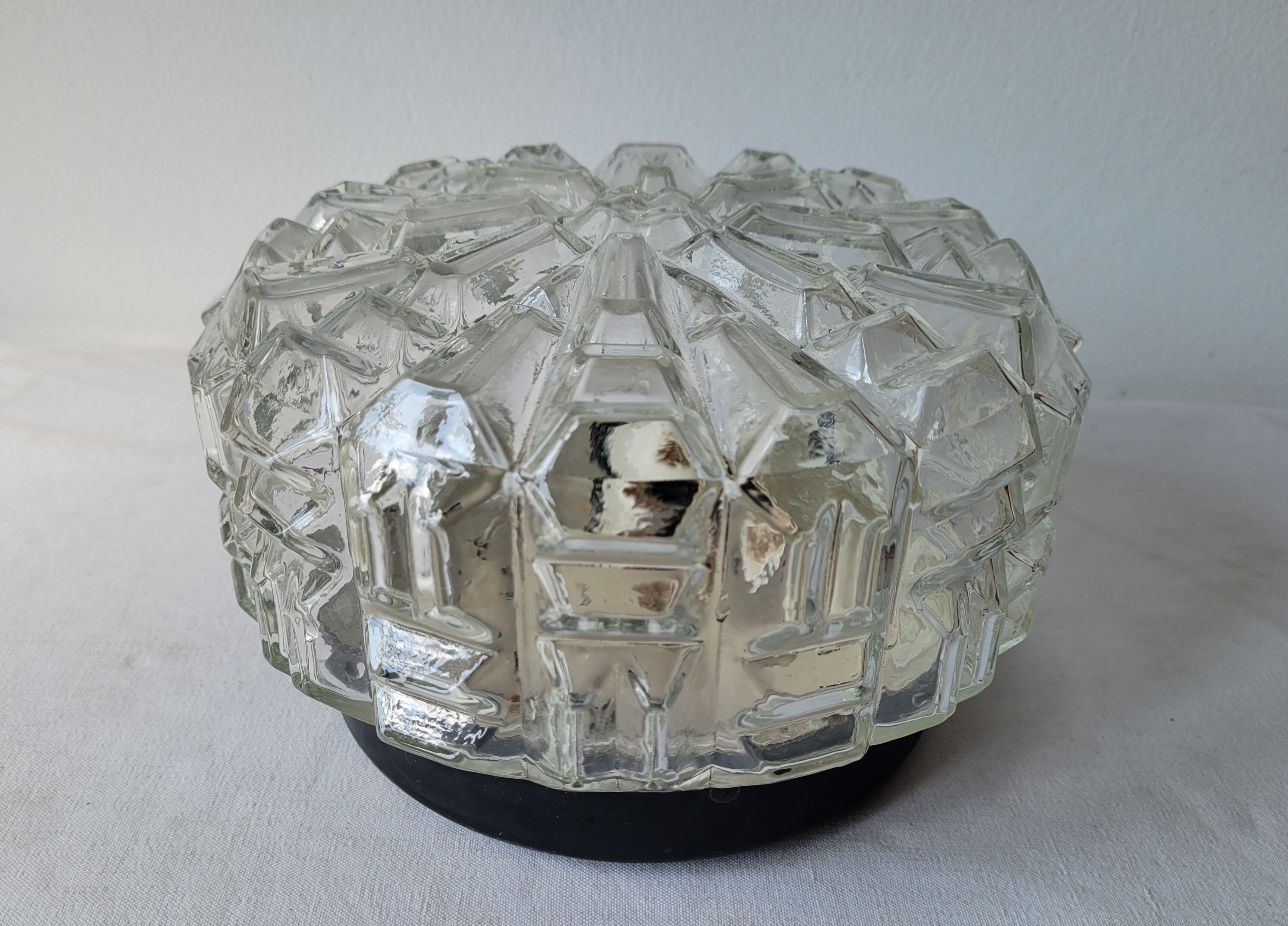 Cast glass ceiling lamp