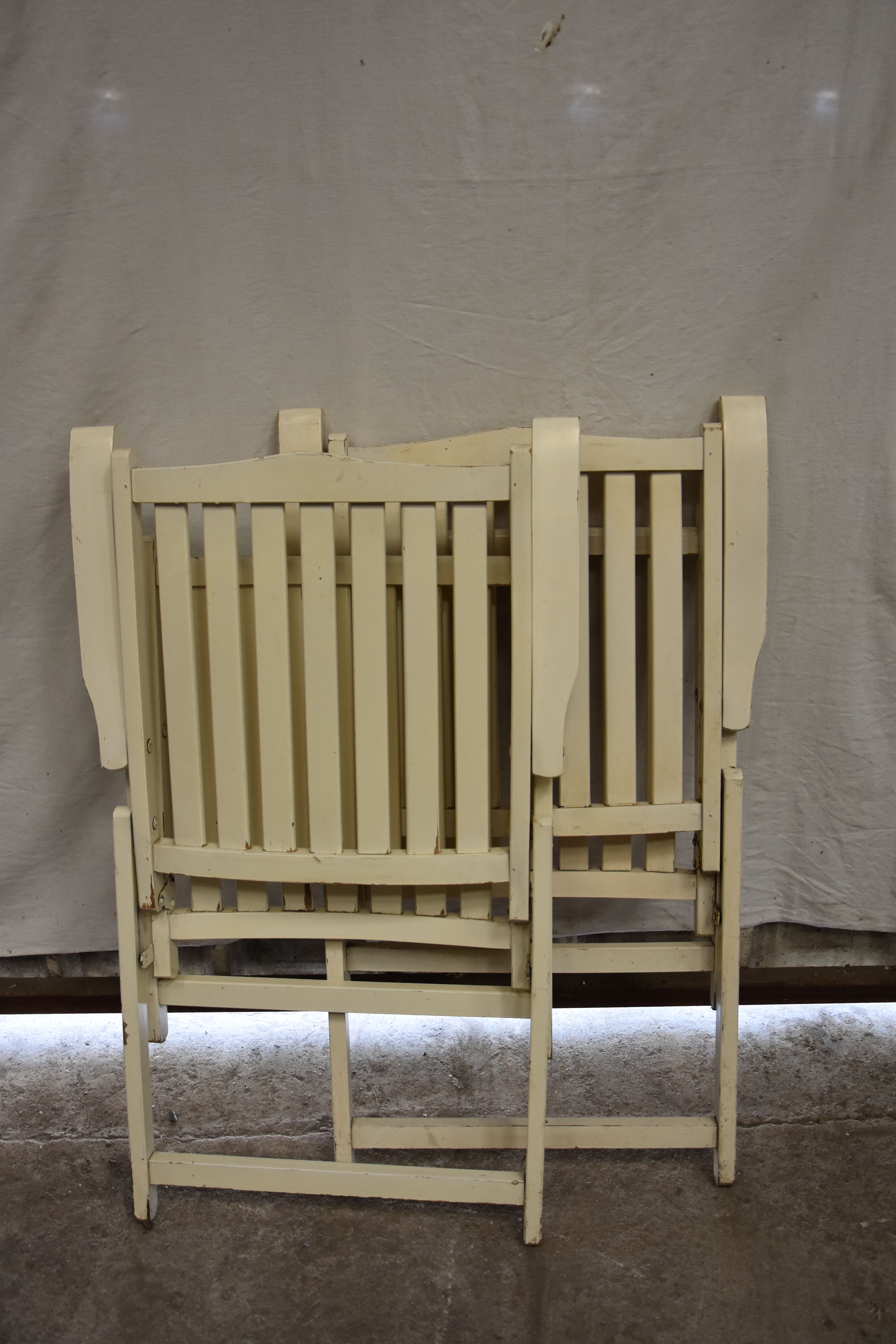 Set of 2 vintage folding armchairs