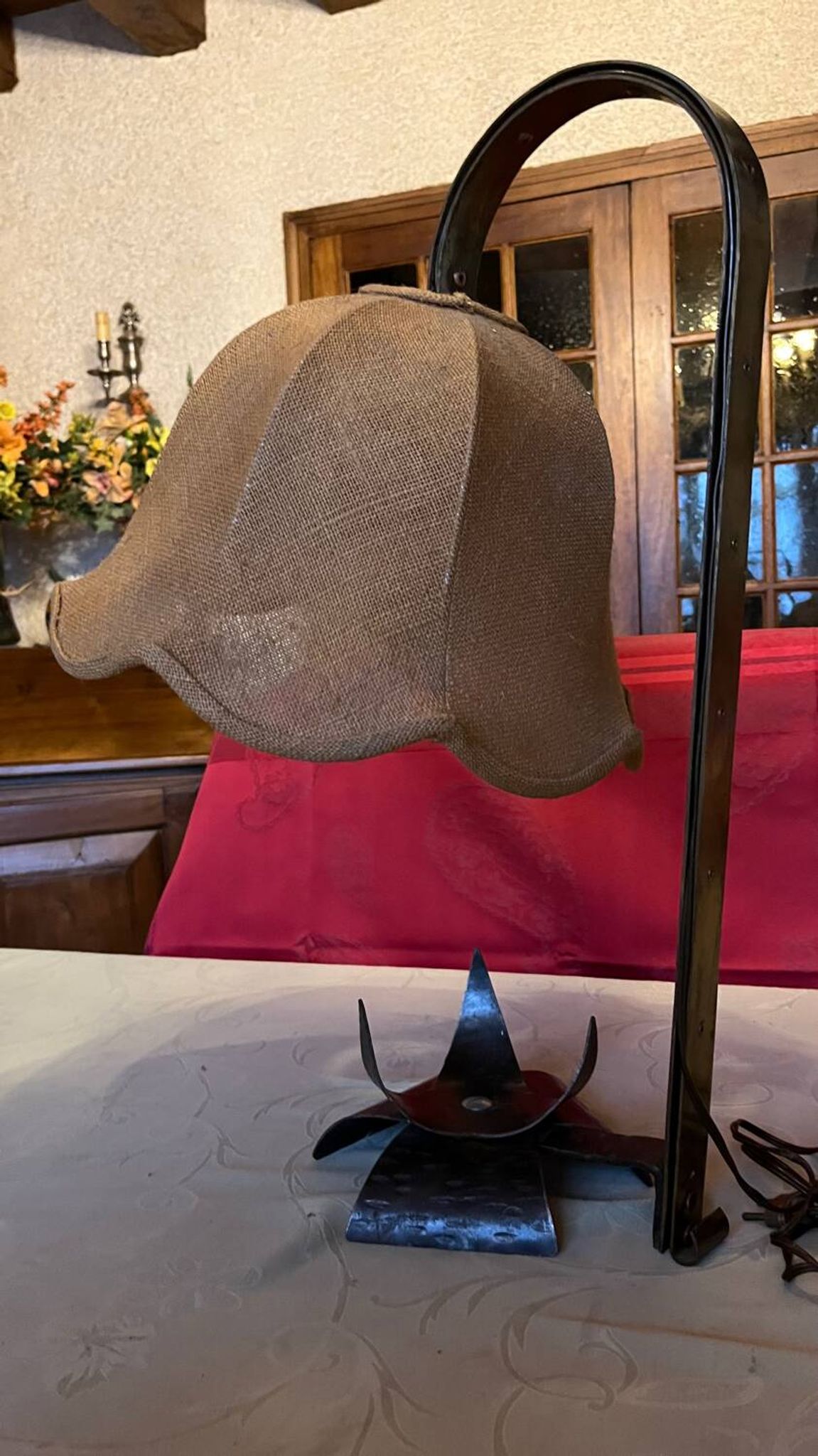 Lampe à poser fer forgé  toile de jute vintage