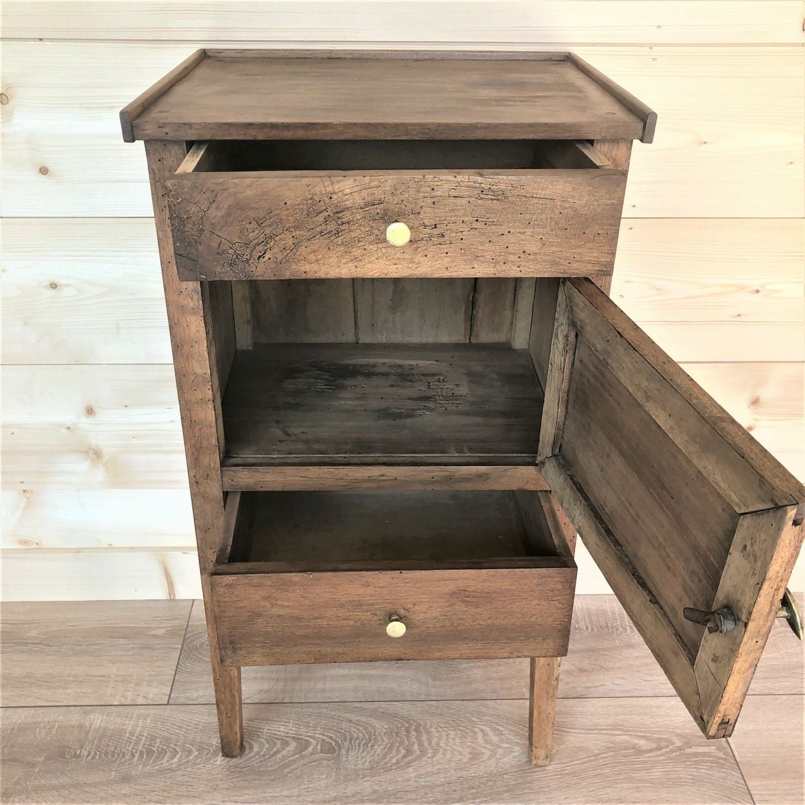 Ancient bedside in chestnut