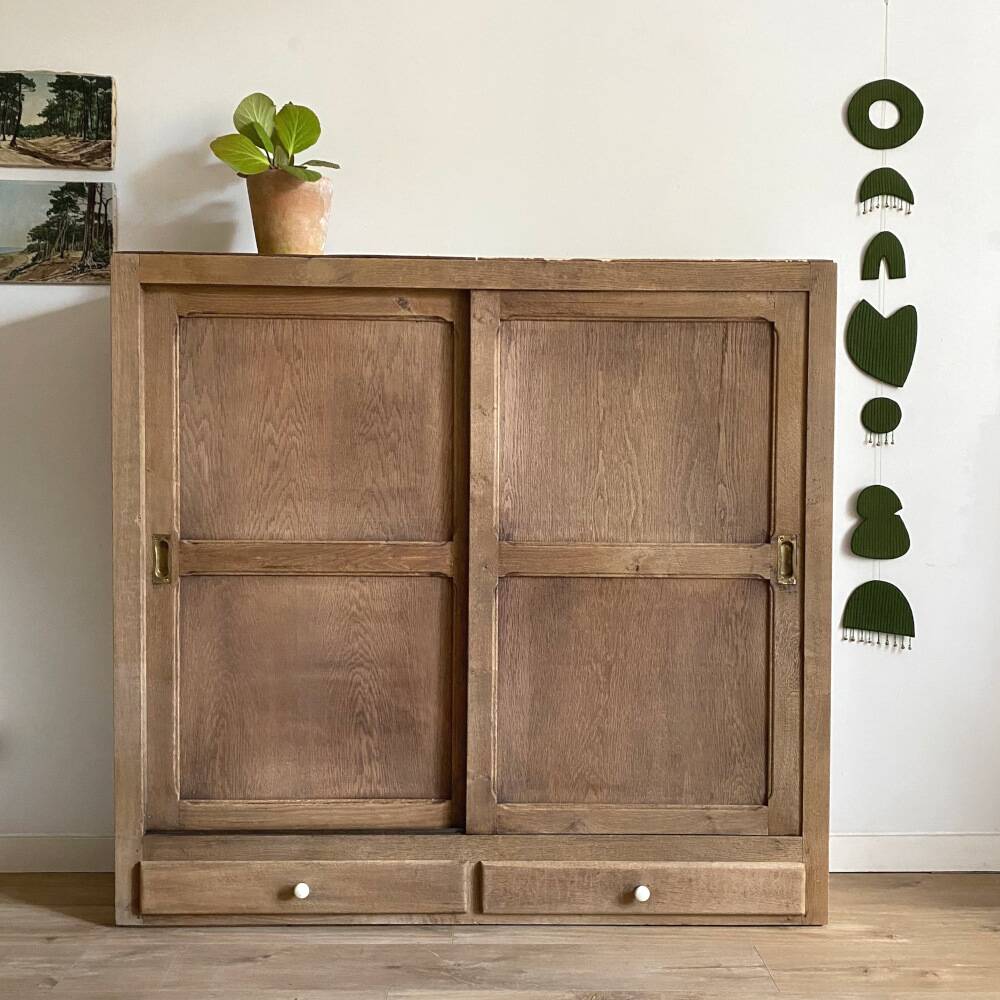 Sideboard/trade furniture with sliding doors