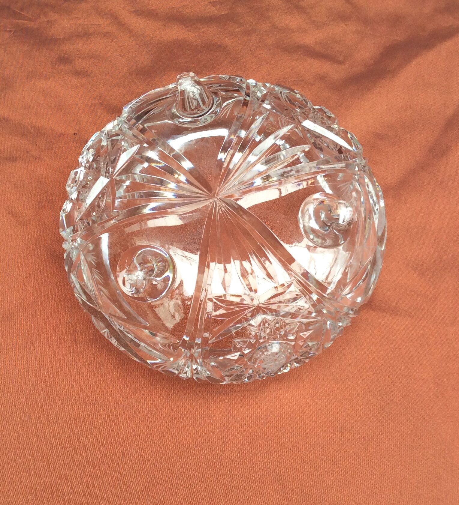 Empty vintage round crystal pocket size: height -16cm- diameter -18cm-