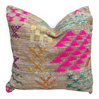 Handmade Moroccan Kilim cushion cover: Berber cushion in wool