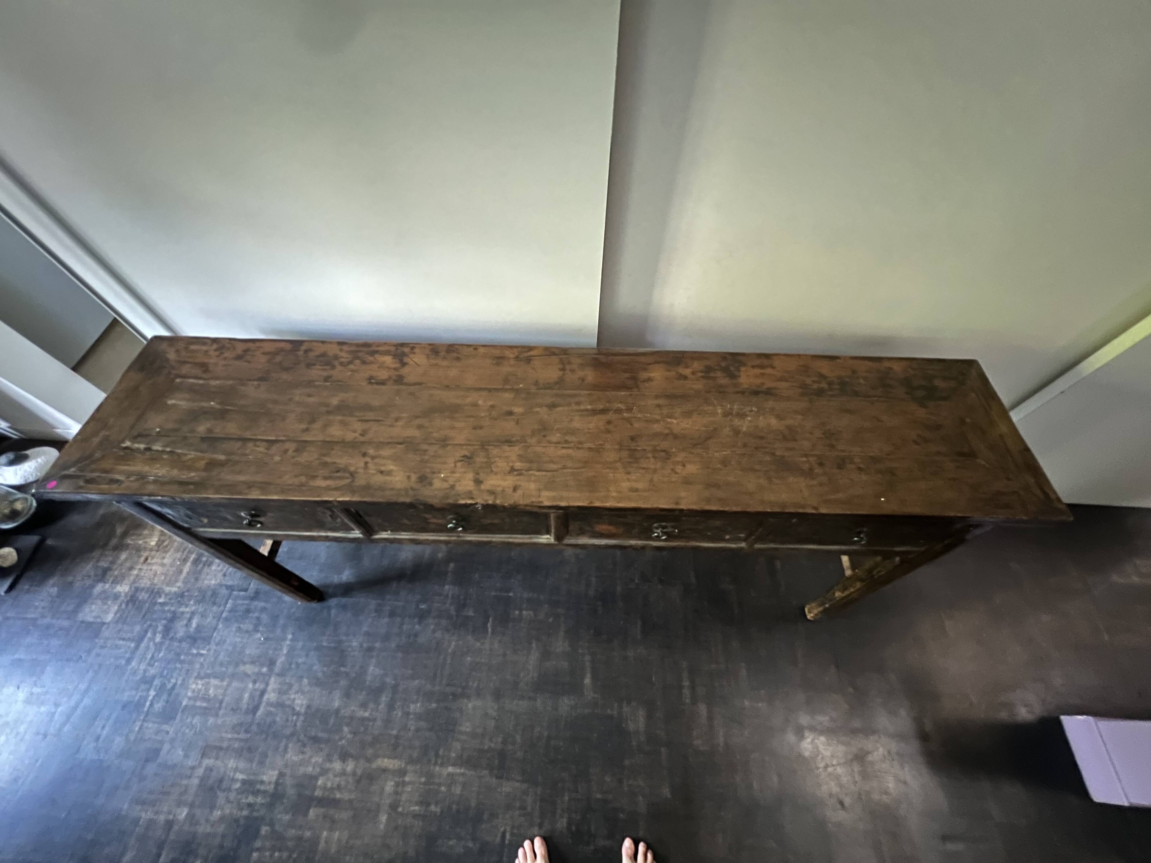 South Asian console in lacquered wood