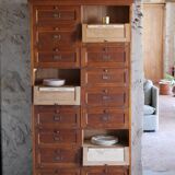 Notary's furniture with clamshells