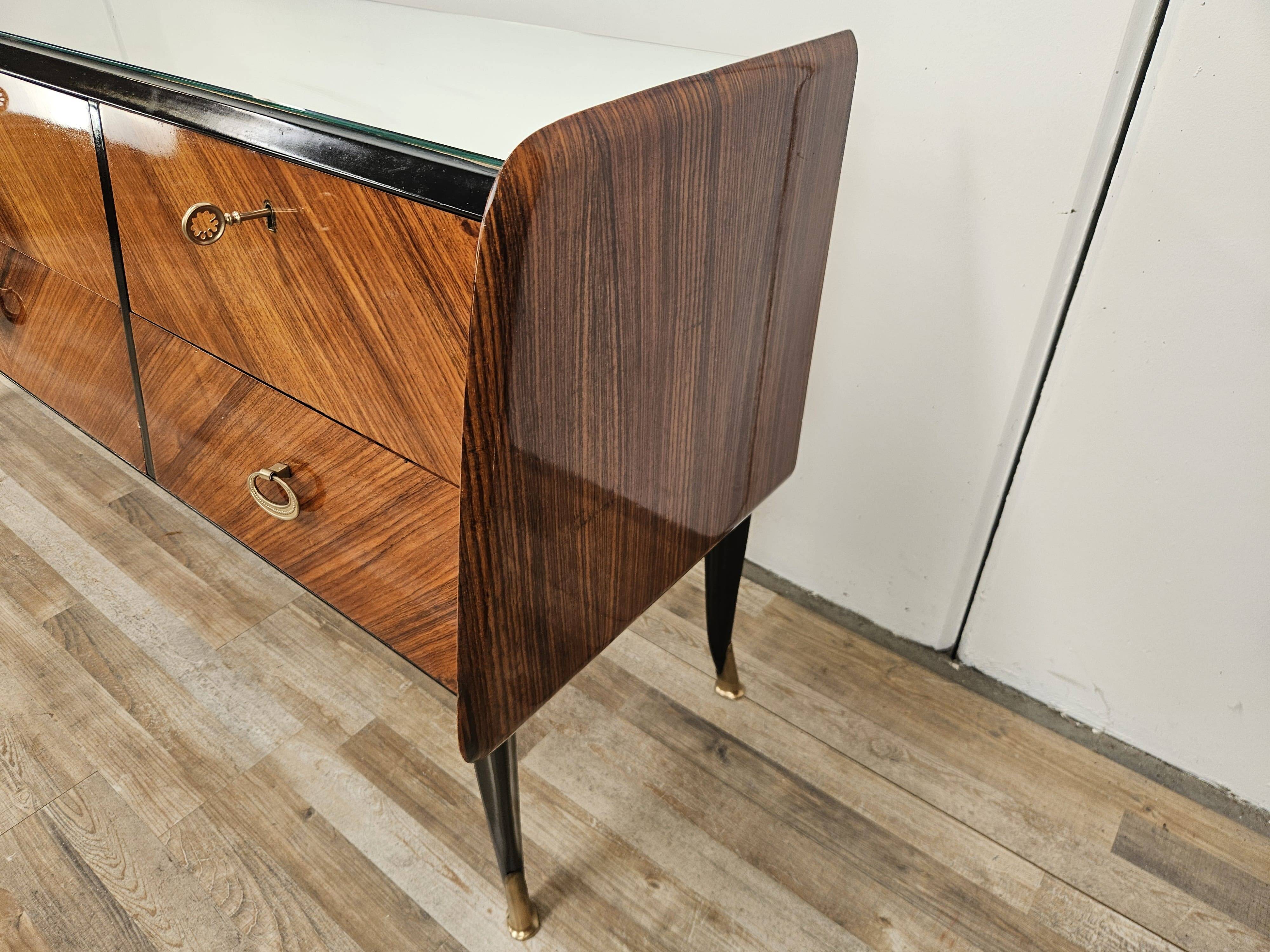 Commode en acajou avec miroir du milieu du siècle des années 1950