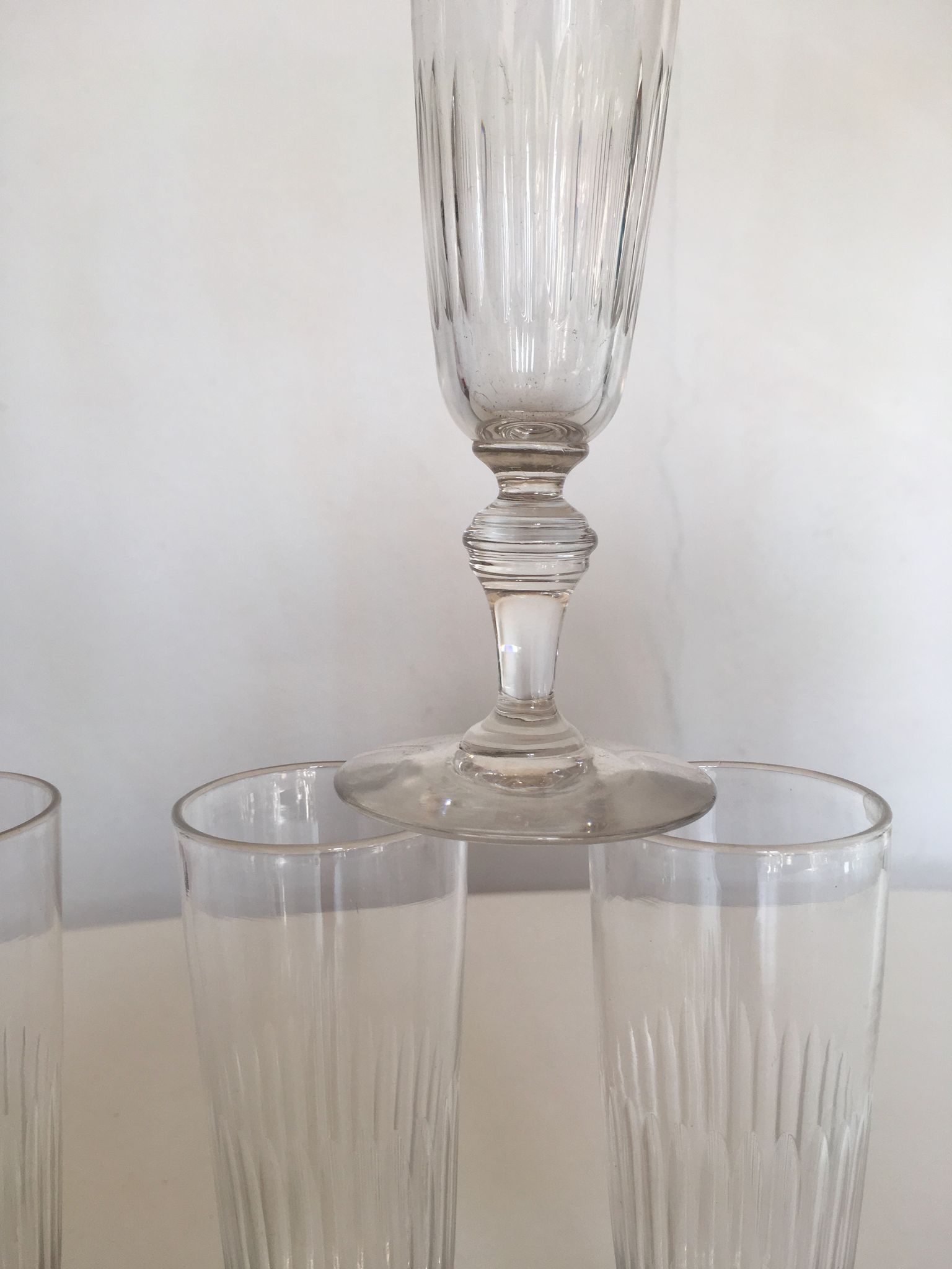 Set of 6 Champagne crystal flutes with fine ribs in 19th century