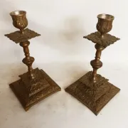 Remarkable pair of candlesticks in bronze, formerly silver-plated, from the 19th century.