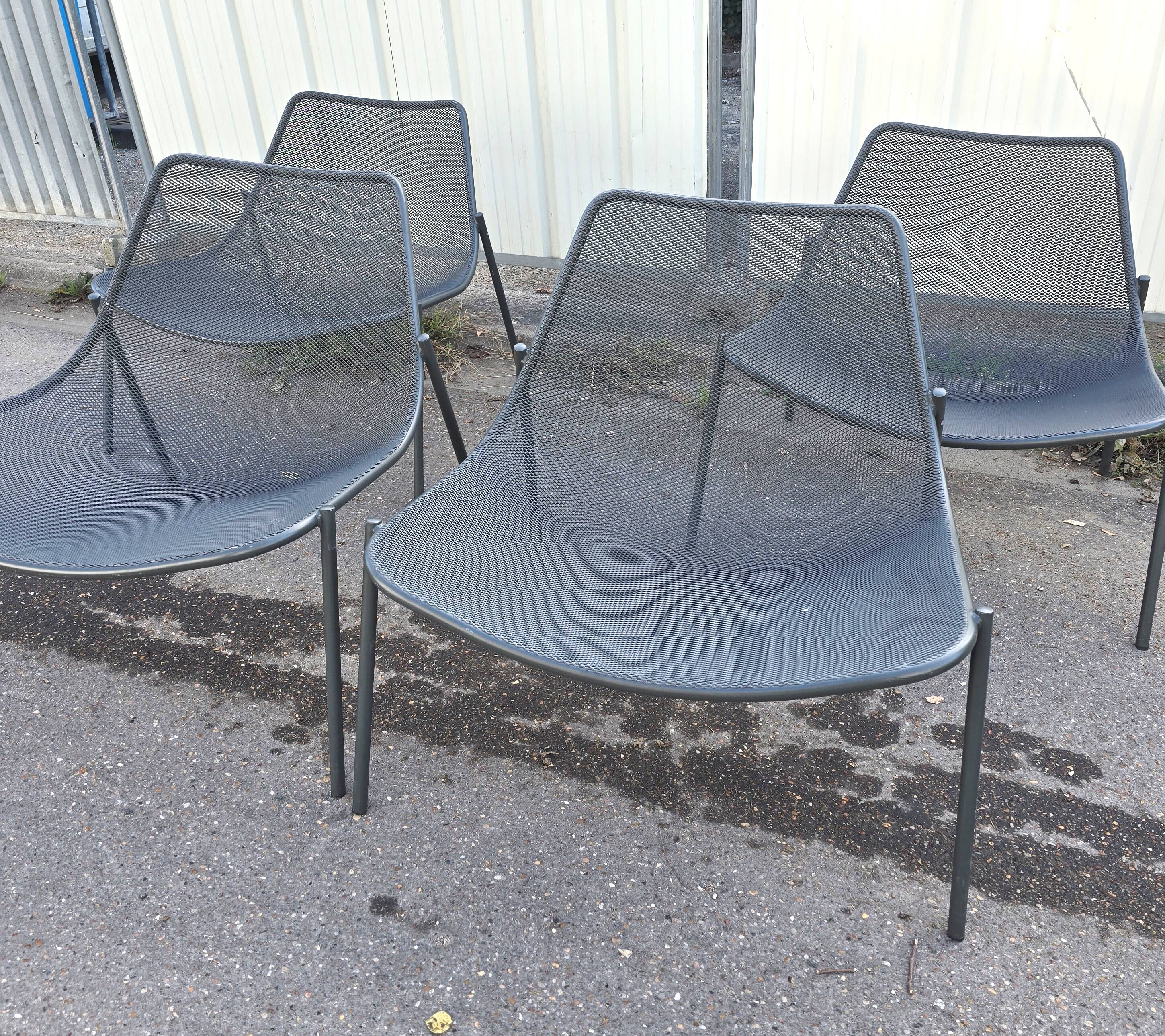 Suite de 4 fauteuils bas Round, EMU