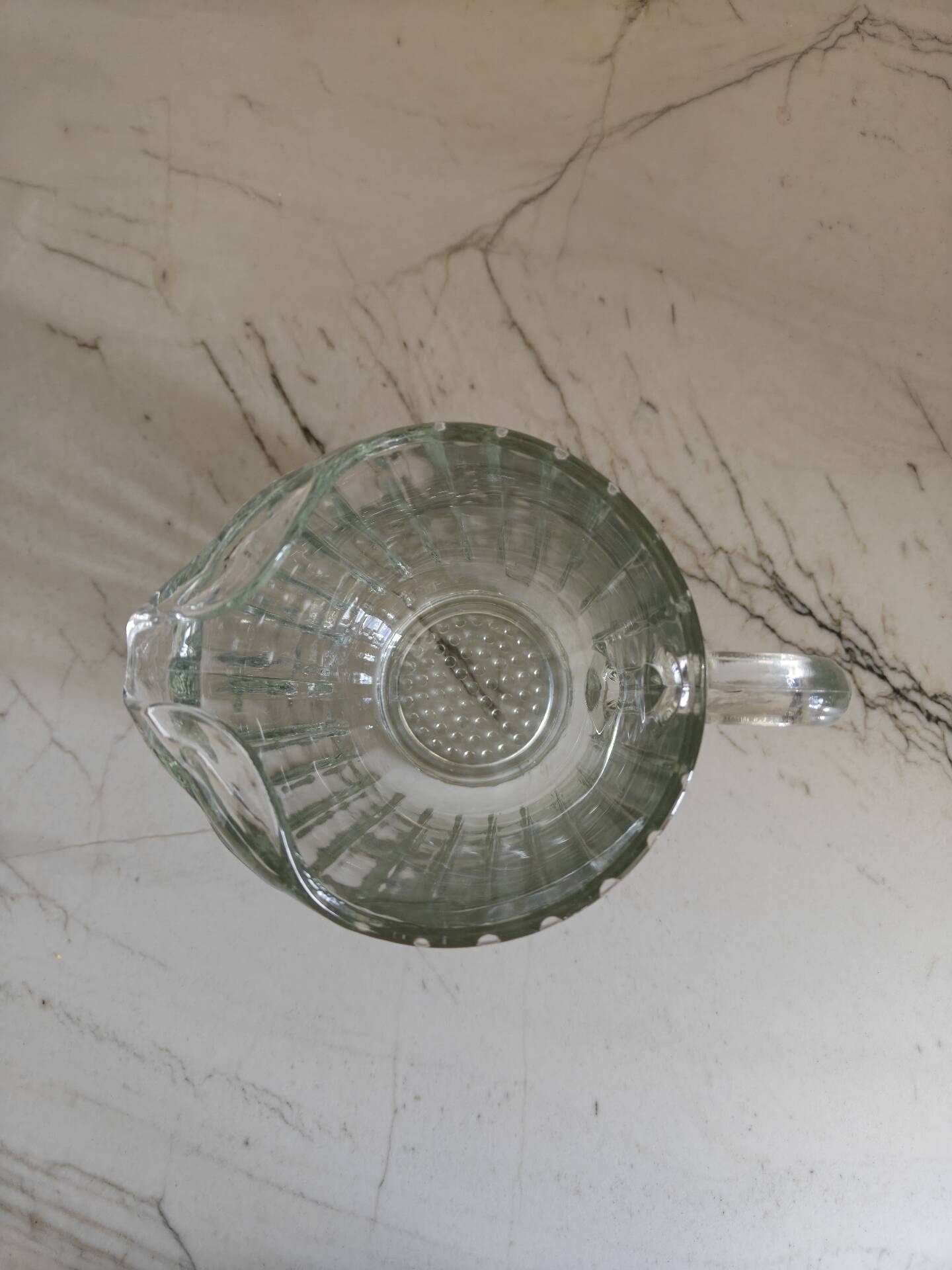Glass jug