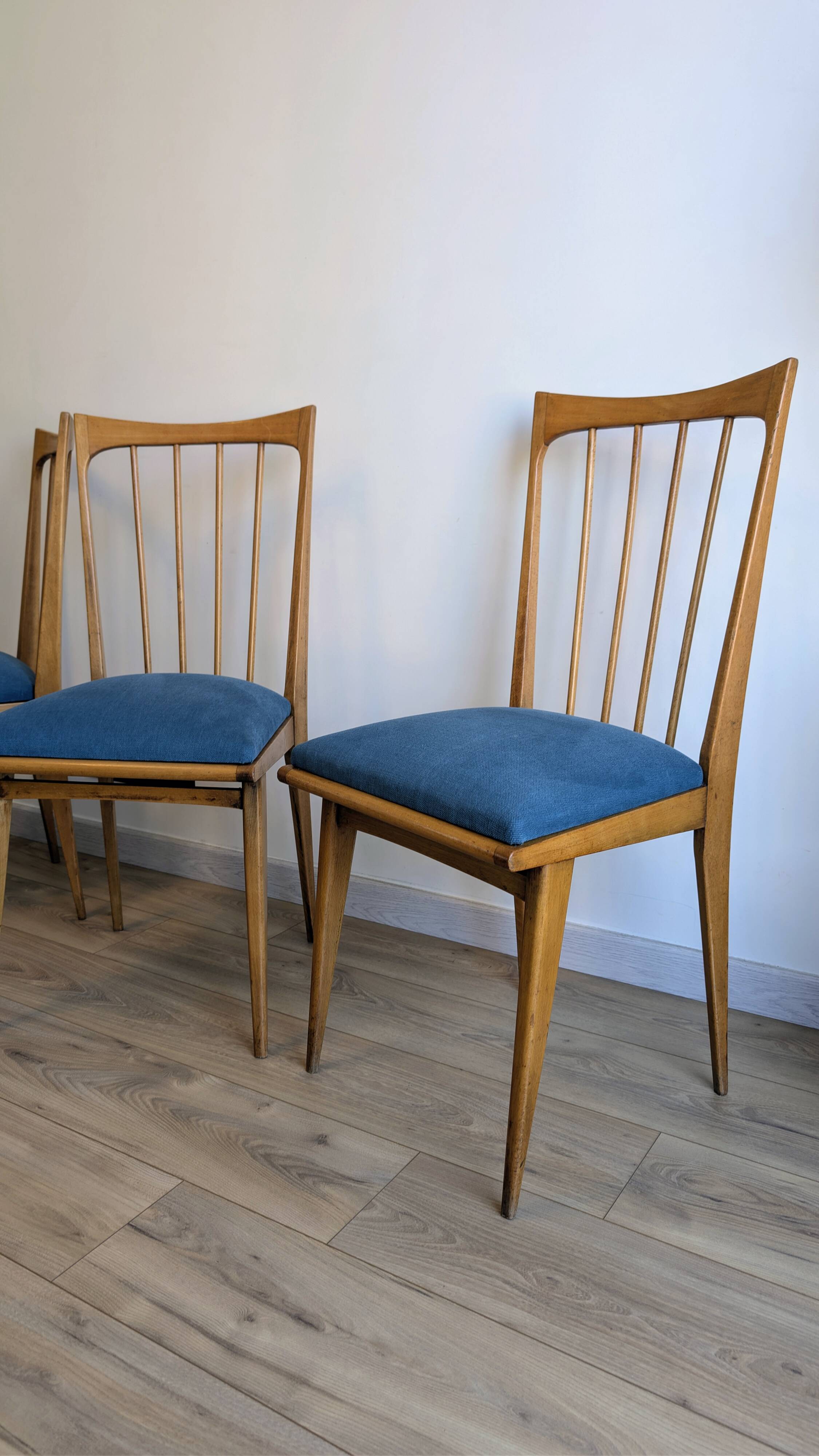 Ensemble de 4 chaises au style nordique minimaliste