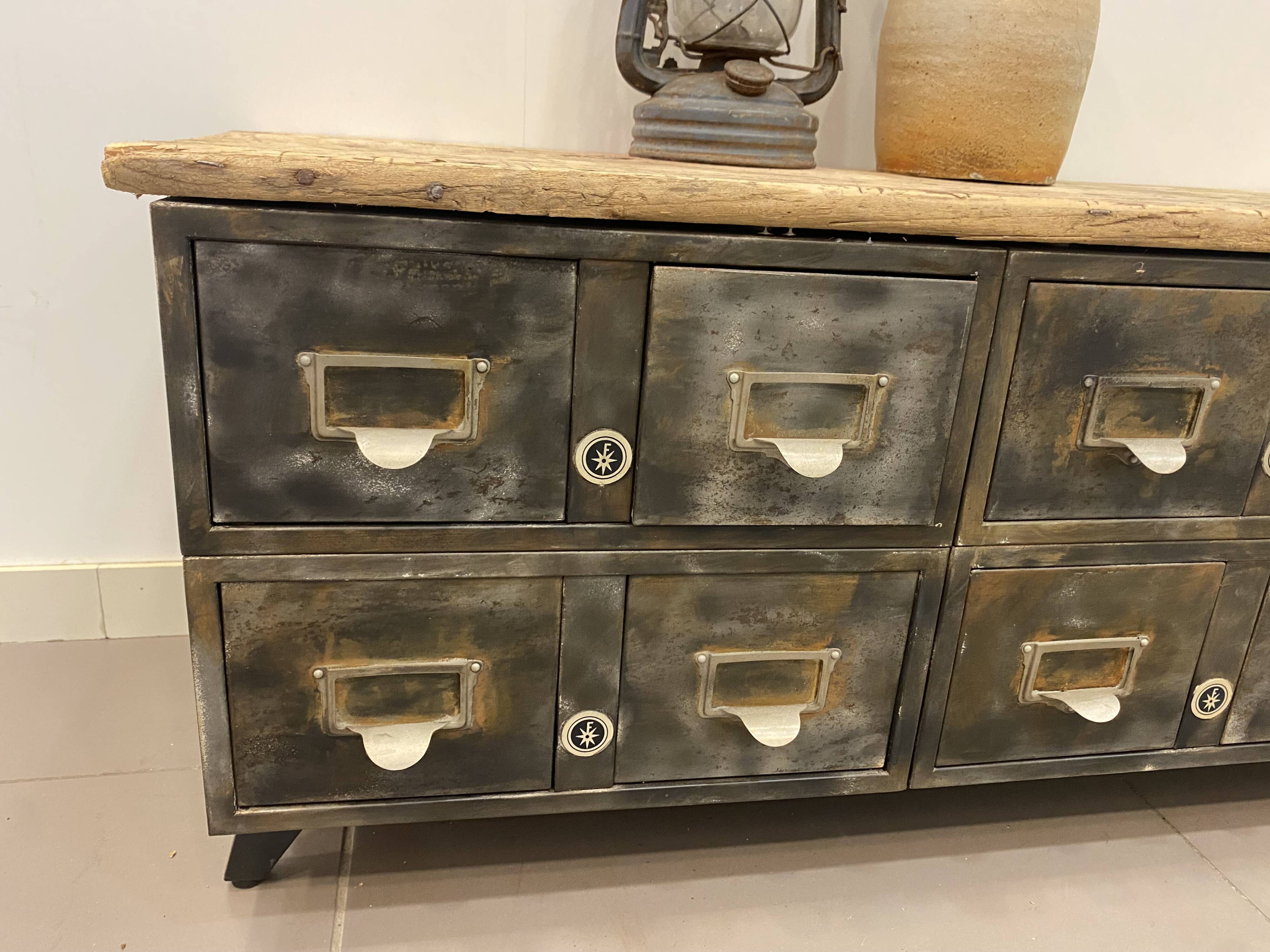 Meuble bas 12 tiroirs industriel vintage