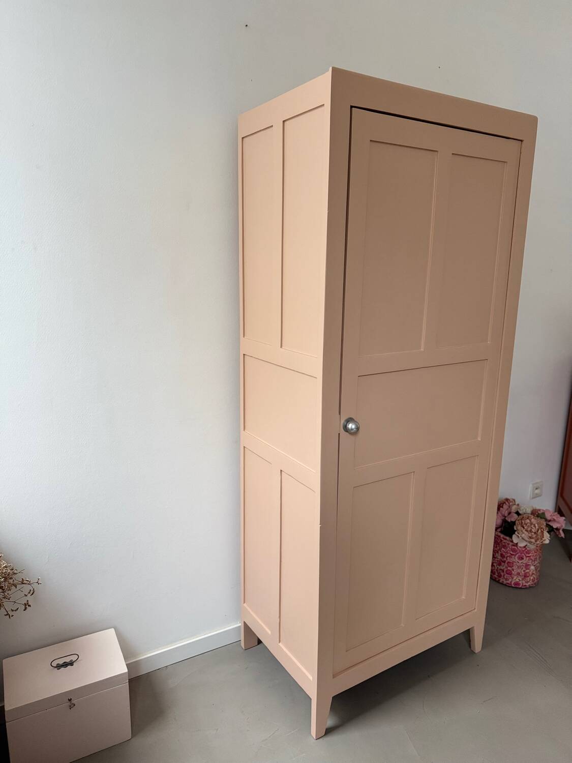 Wardrobe with a door