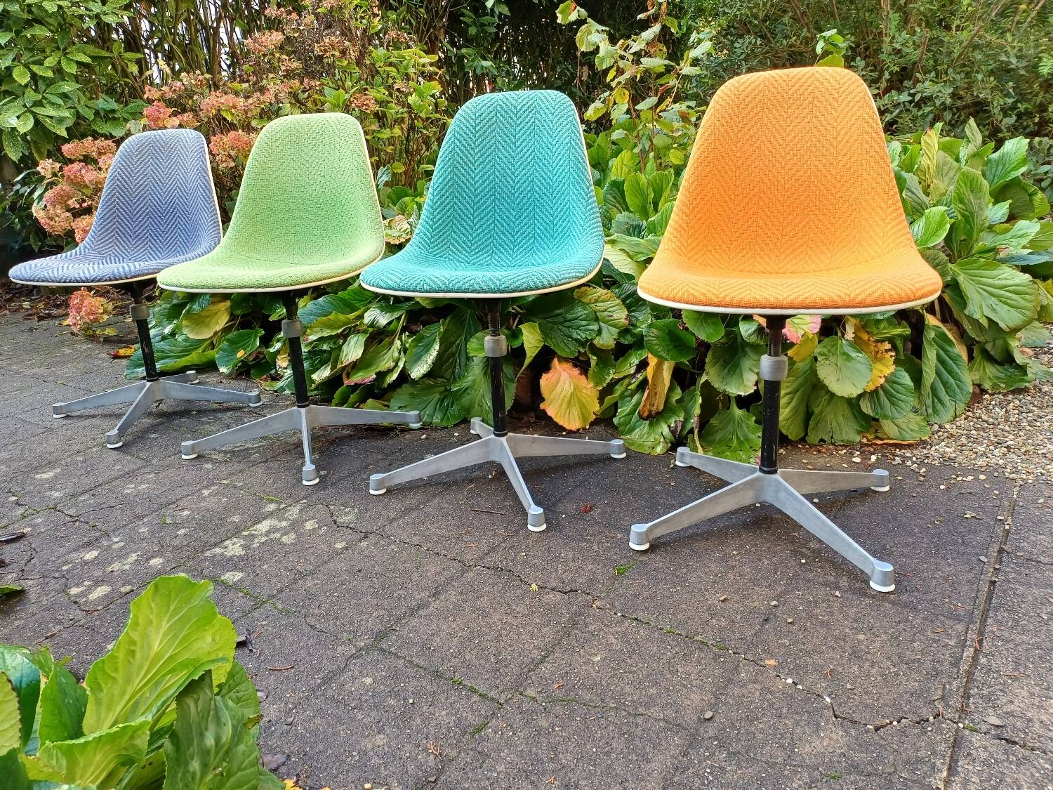Série de 4 chaises de Eames éditionHerman Miller