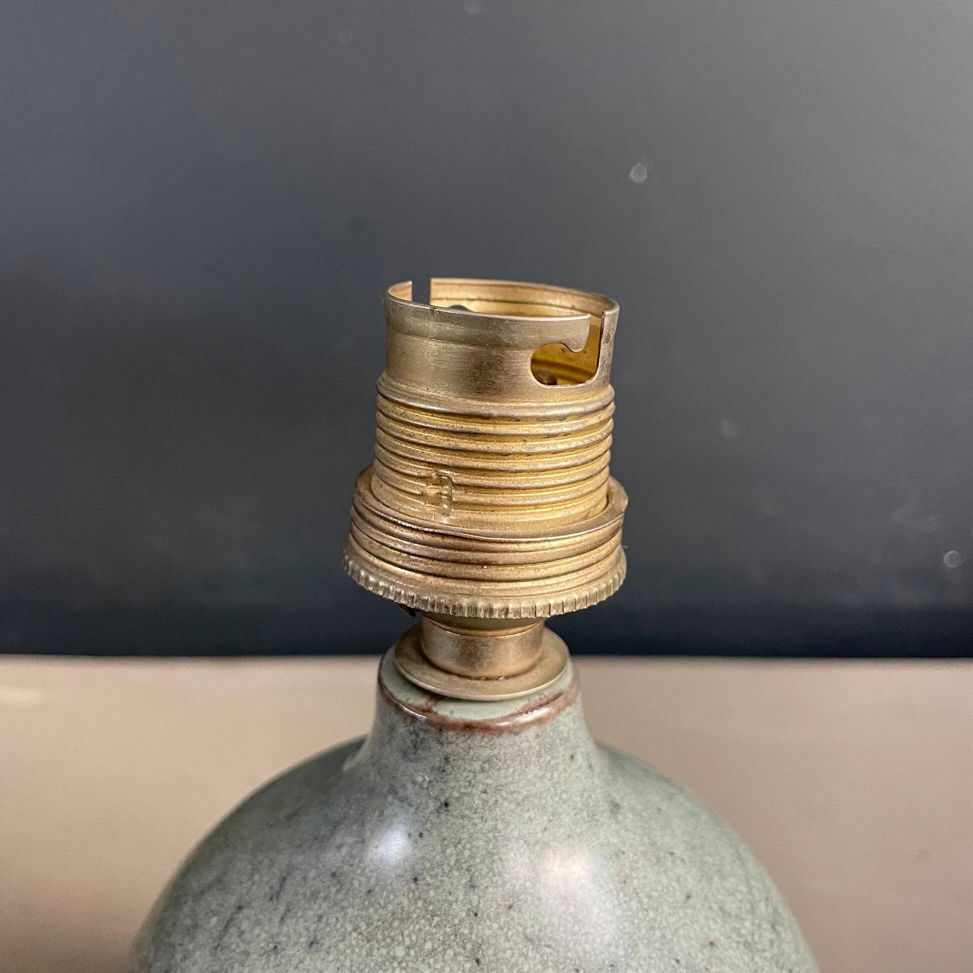 Ceramic lamp base