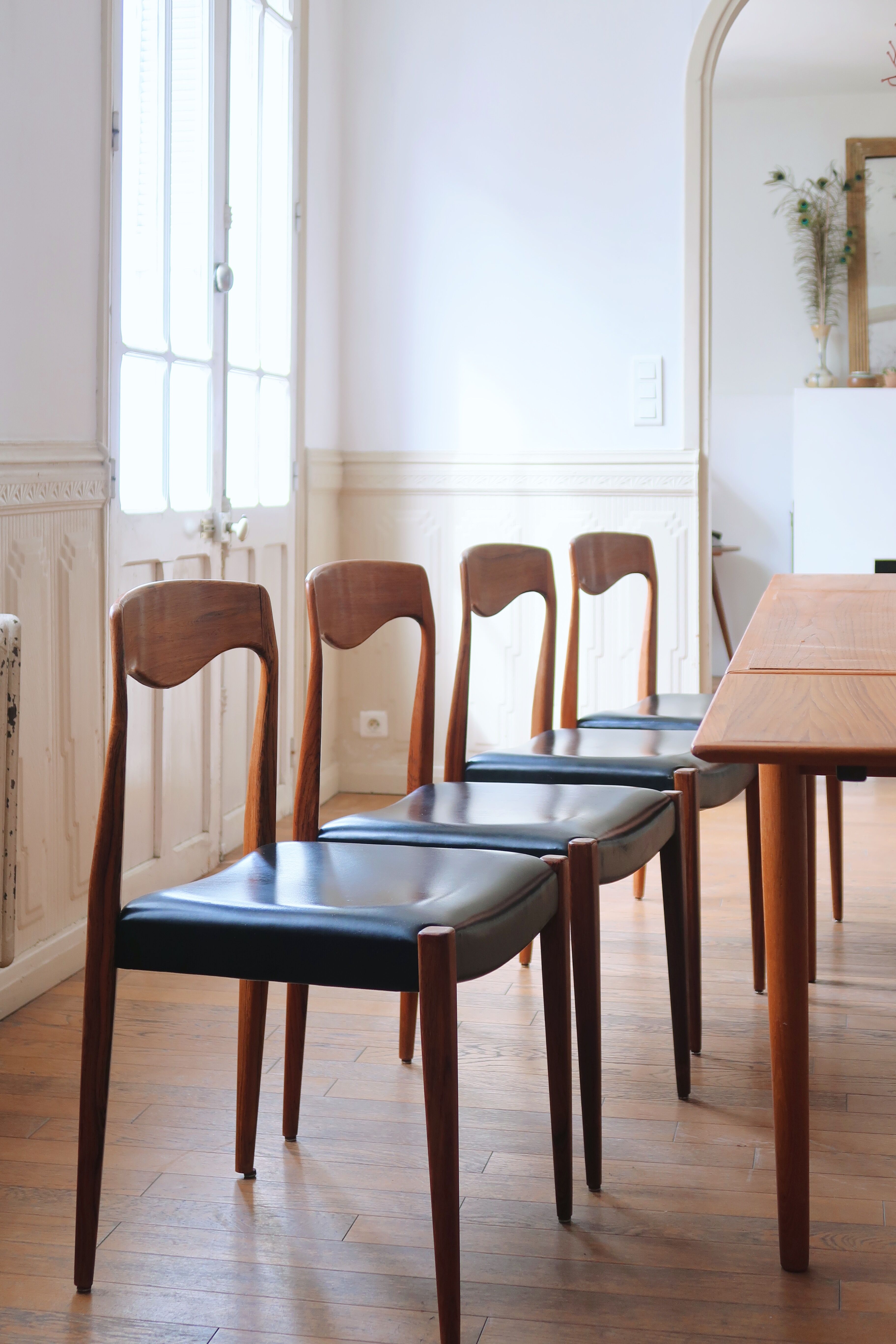 Lot de 8 chaises scandinaves palissandre skaï