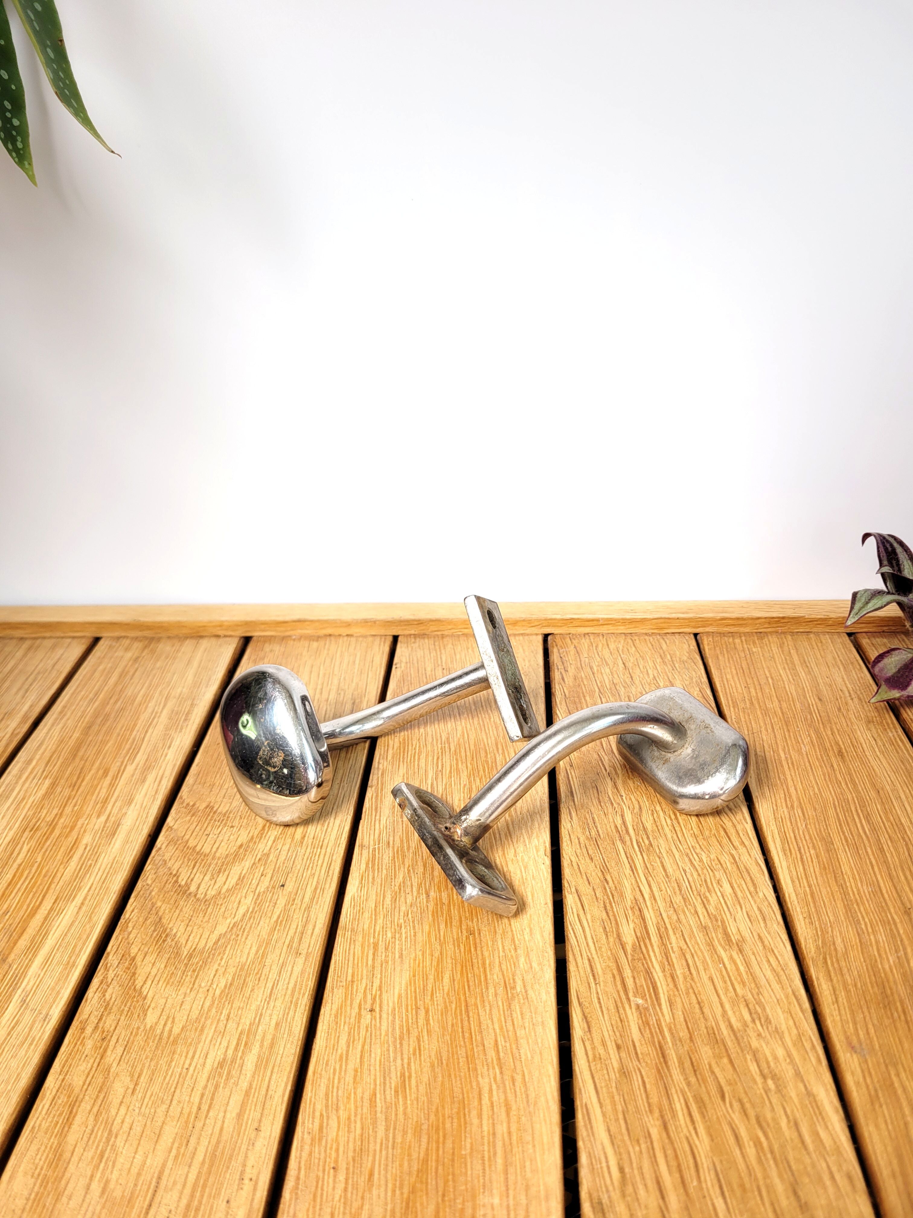 Pair of old sncf hooks 3