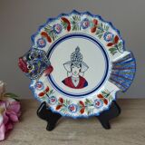 Assiette en forme de poisson avec bretonne les Sables d'Olonne Vintage