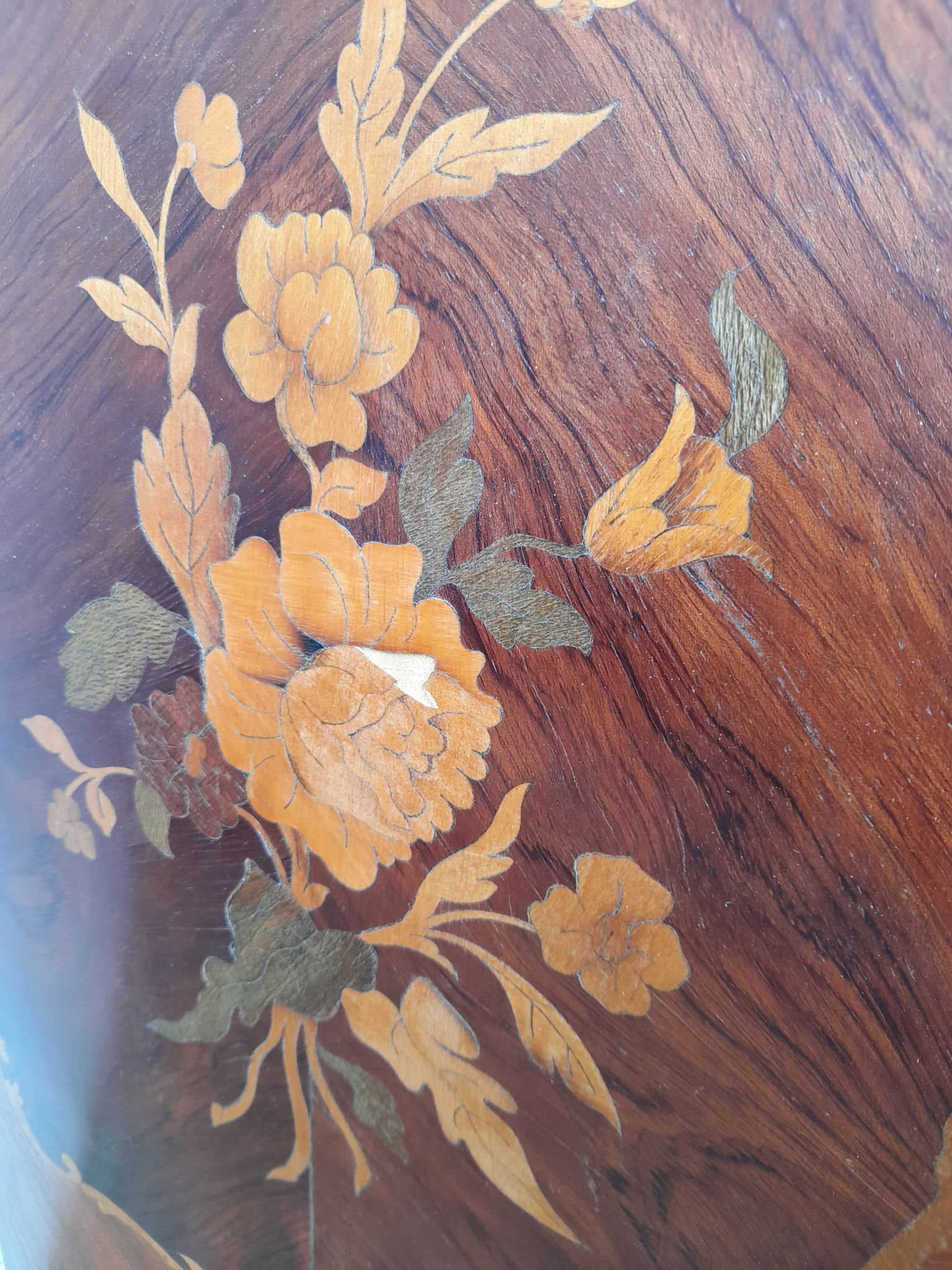 Louis xv style chest of drawers in rosewood marquetry