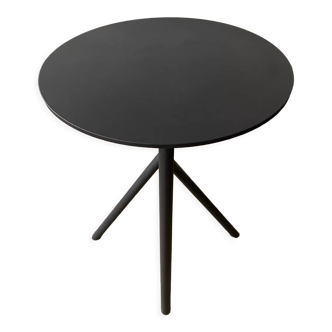 Table d'appoint stock table black metal noir par normann copenhagen