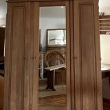 Antique wardrobe in raw solid oak: hanging space + shelves