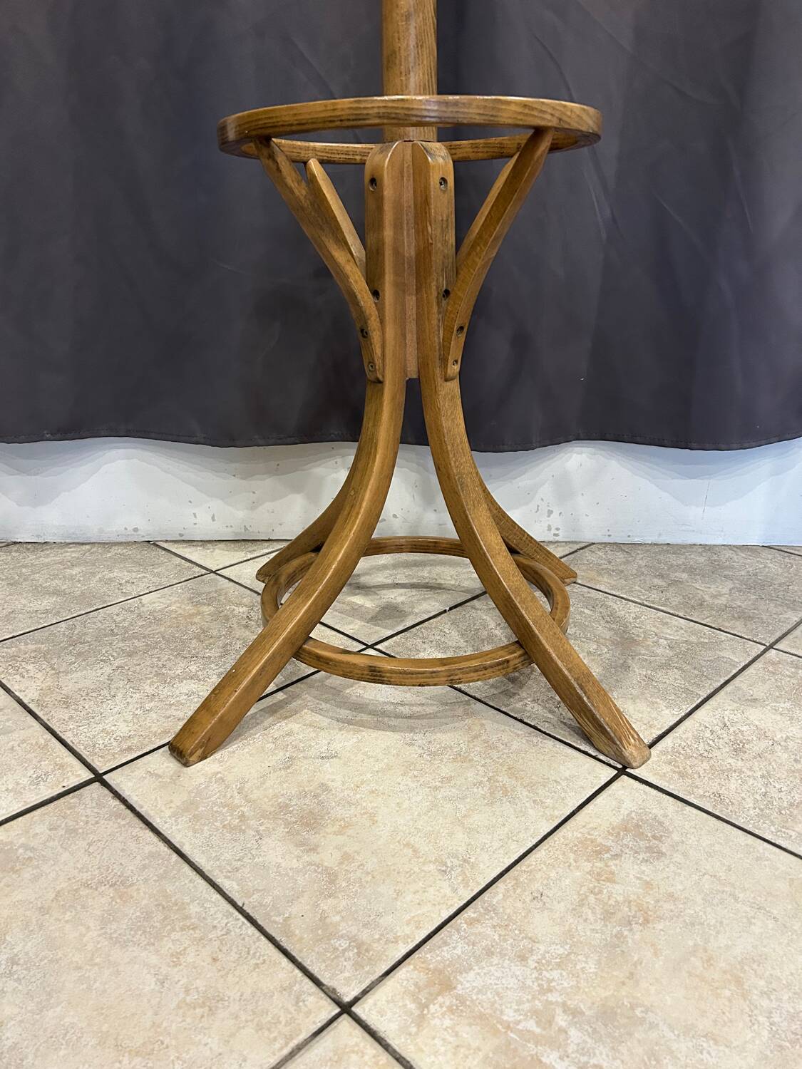 Baumann style 1960 swivel parrot coat rack in curved wood