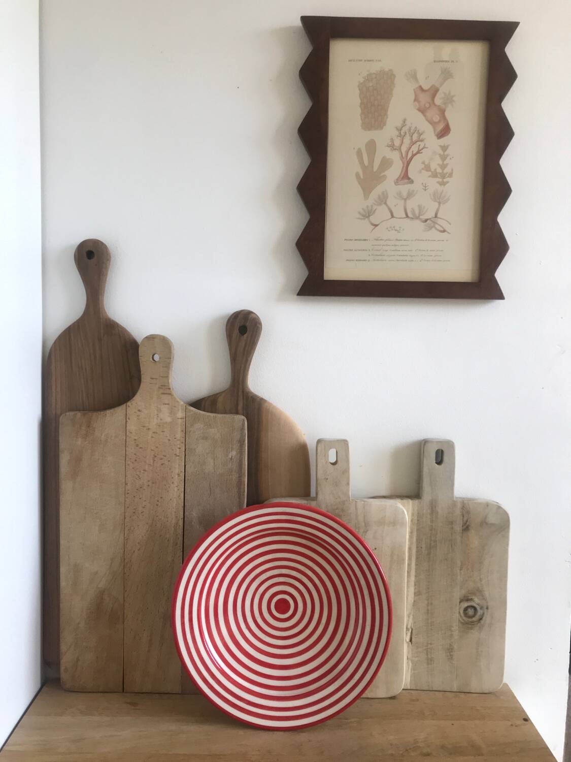 Round Moroccan terracotta dish, striped patterns