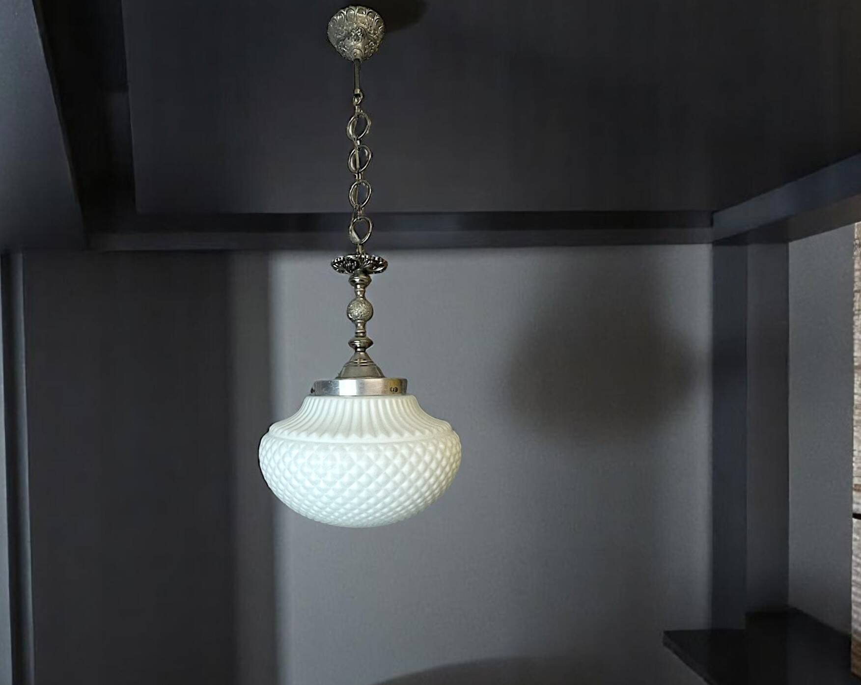 Lustre en verre opalin blanc