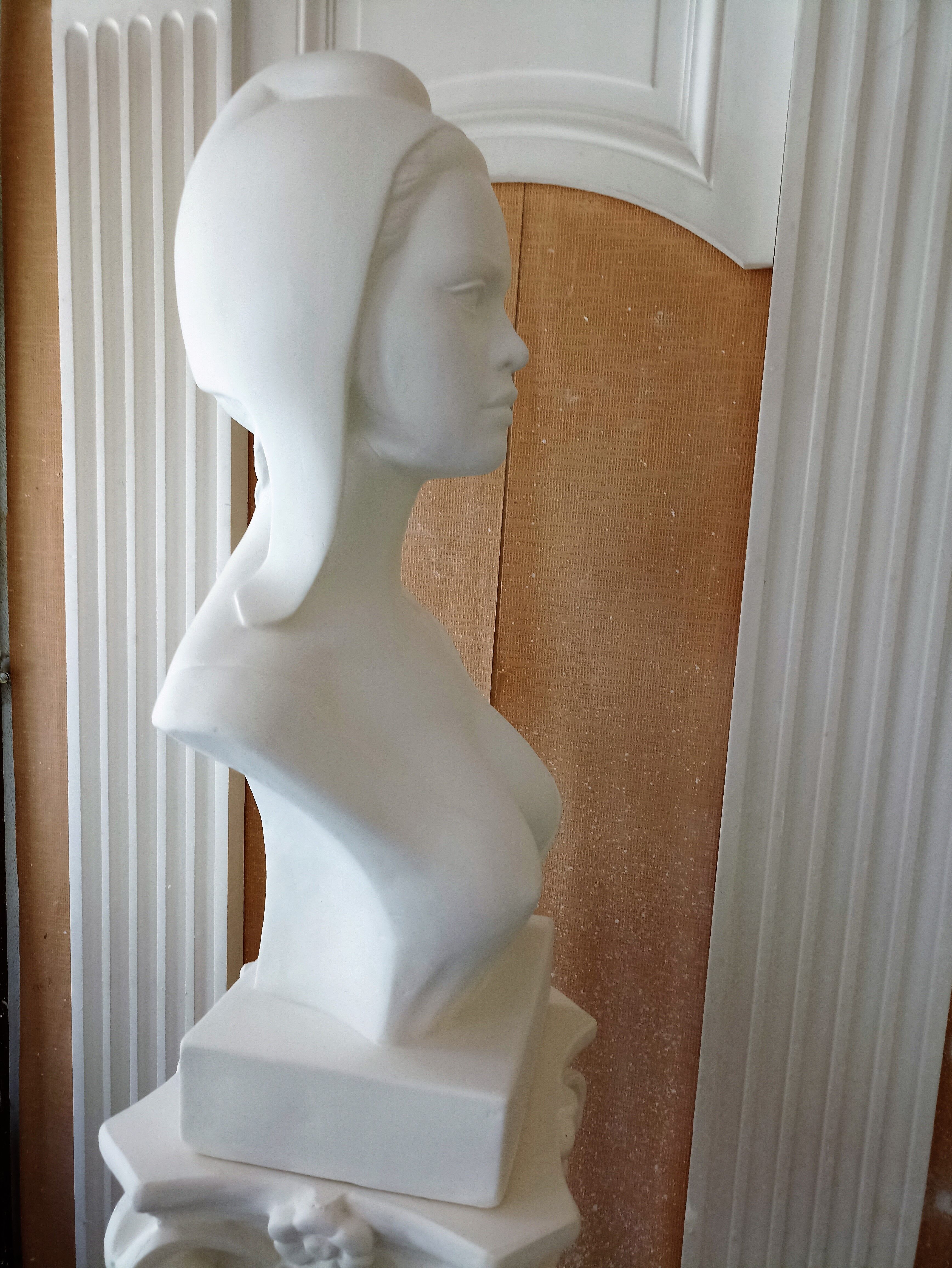 Large bust Marianne H:64cm B. Bardot