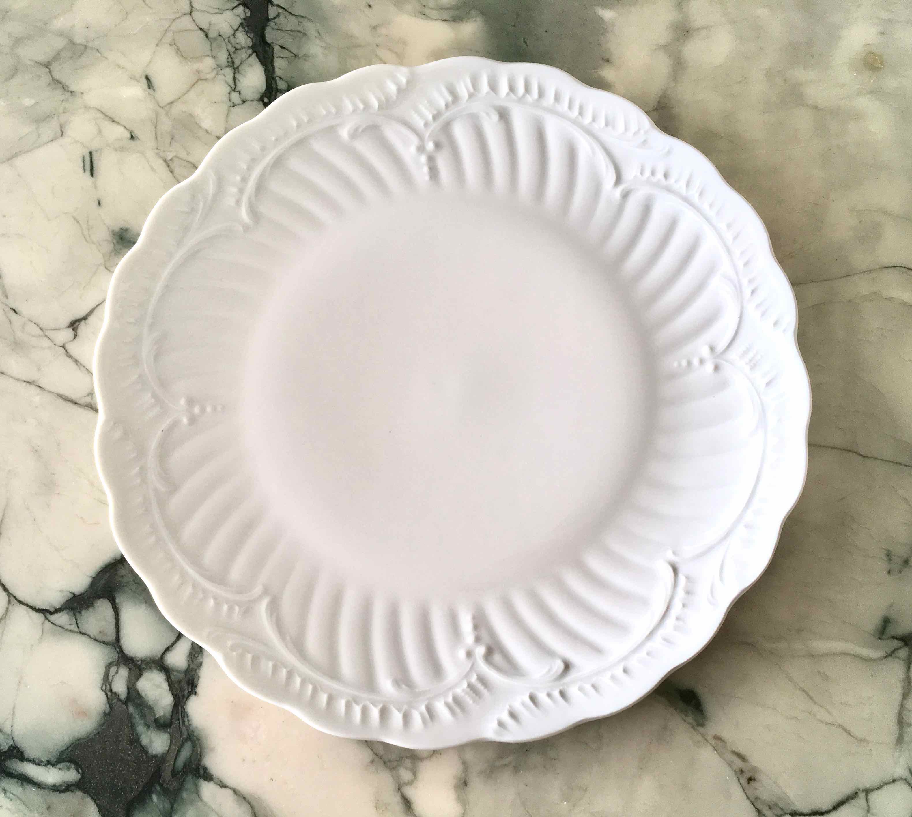 Set de 10 assiettes porcelaine fine de Limoges