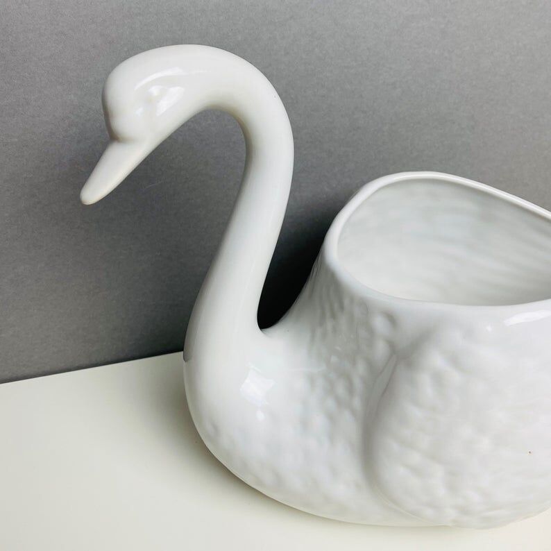 Lot de deux pots de fleur vintage cygne