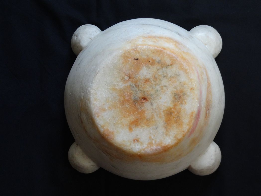 Carrara marble mortar of eighteenth period 37 x 18 cm