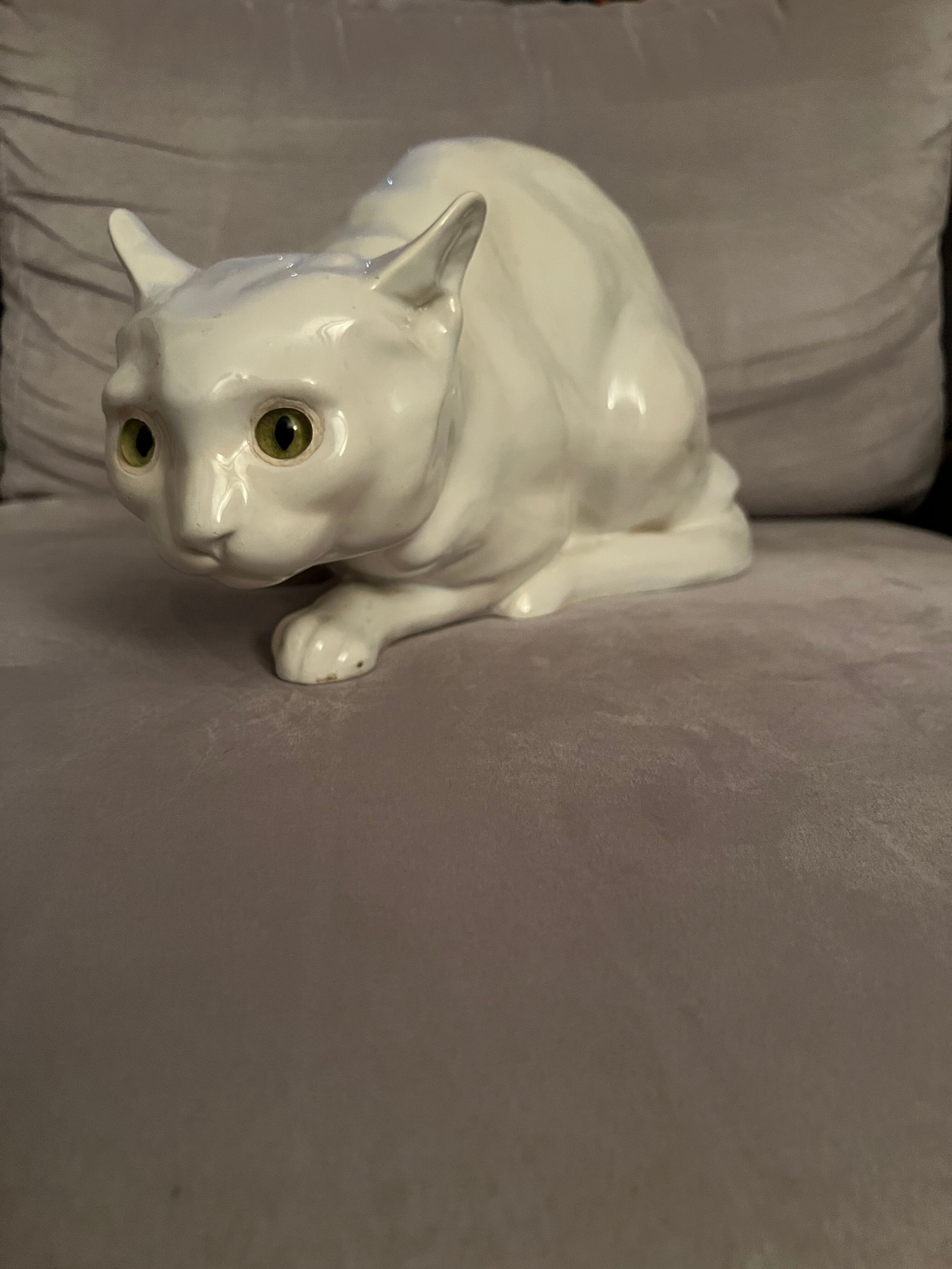 Chat porcelain Wiener Kunstkeramische Werkstätte 1900s